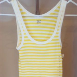 GAP size xsmall tank. NWT. Yellow and white stripe